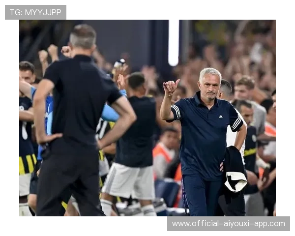 球队在欧冠淘汰赛中维持高强度竞争力获认可，欧冠淘汰赛中立场地